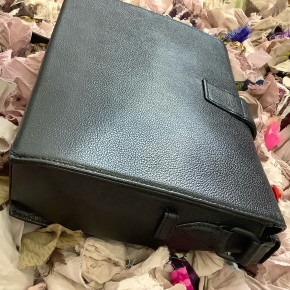 SALE 🎉 VINTAGE 🤙🏽 90’s Chanel Flap Bag - Picture 5 of 13